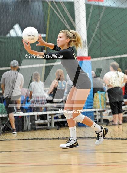 Thumbnail 3 in Laguna Beach vs. JSerra Catholic (Queen's Court Tournament) photogallery.