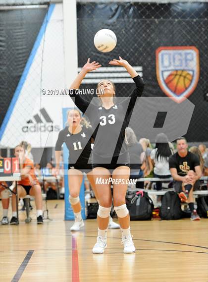 Thumbnail 1 in Laguna Beach vs. JSerra Catholic (Queen's Court Tournament) photogallery.