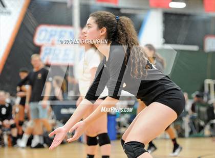 Thumbnail 2 in Laguna Beach vs. JSerra Catholic (Queen's Court Tournament) photogallery.