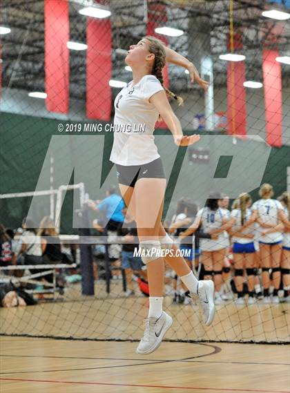 Thumbnail 1 in Laguna Beach vs. JSerra Catholic (Queen's Court Tournament) photogallery.
