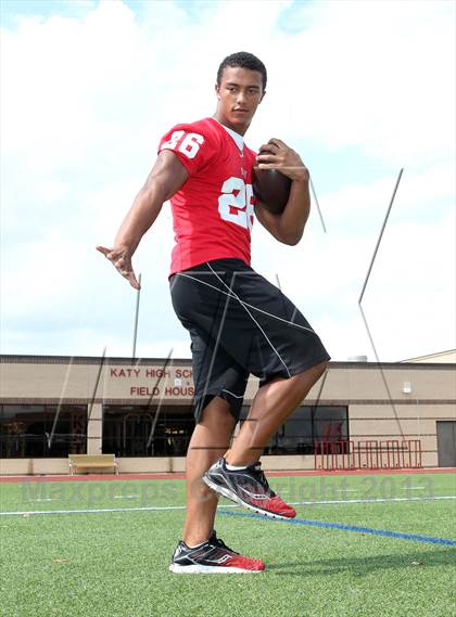 Thumbnail 1 in Katy (Preseason Top 25 Photo Shoot)  photogallery.