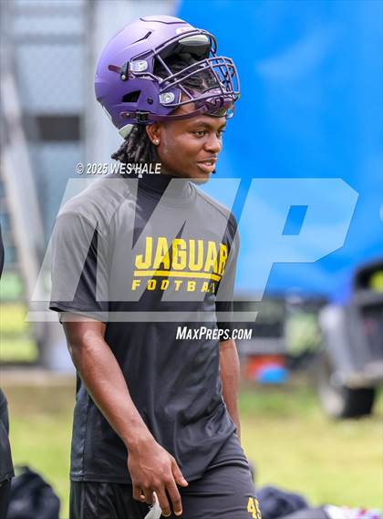 Thumbnail 2 in DeSoto Central vs Southaven (U of Memphis 7v7) photogallery.