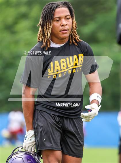 Thumbnail 2 in DeSoto Central vs Southaven (U of Memphis 7v7) photogallery.