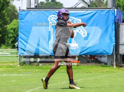 Thumbnail 1 in DeSoto Central vs Southaven (U of Memphis 7v7) photogallery.