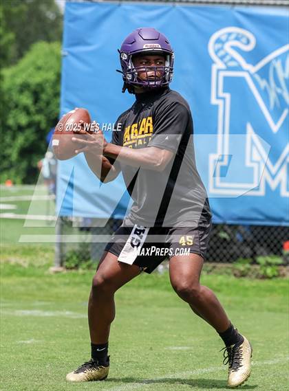 Thumbnail 1 in DeSoto Central vs Southaven (U of Memphis 7v7) photogallery.