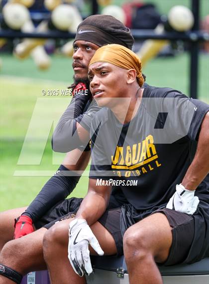 Thumbnail 1 in DeSoto Central vs Southaven (U of Memphis 7v7) photogallery.