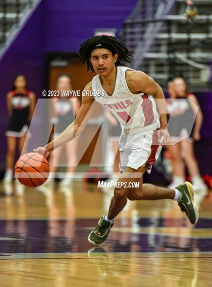 Thumbnail 1 in Jefferson vs Chapel Hill (UIL 3A  Area Playoff) photogallery.