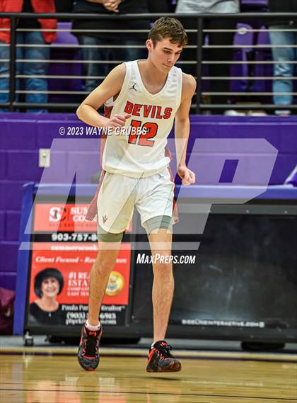 Thumbnail 1 in Jefferson vs Chapel Hill (UIL 3A  Area Playoff) photogallery.