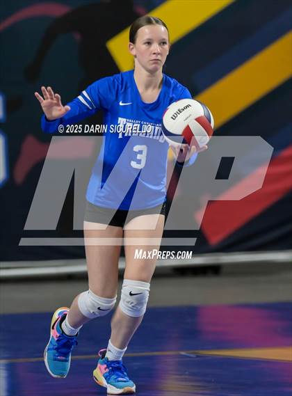 Thumbnail 3 in Northwest Christian vs Valley Christian (AIA 3A Final) photogallery.