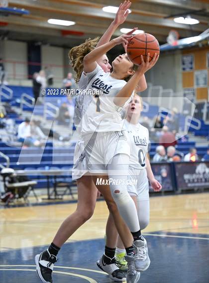Thumbnail 2 in Eastside Catholic vs West Seattle (3A Girls District 2) photogallery.