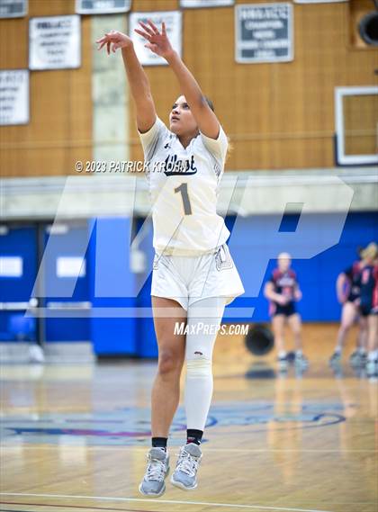 Thumbnail 2 in Eastside Catholic vs West Seattle (3A Girls District 2) photogallery.