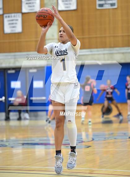 Thumbnail 1 in Eastside Catholic vs West Seattle (3A Girls District 2) photogallery.