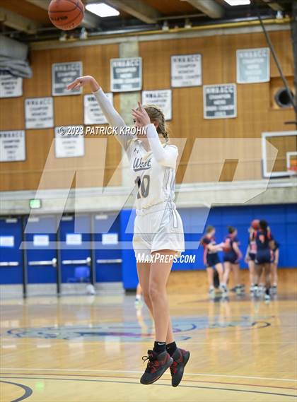 Thumbnail 3 in Eastside Catholic vs West Seattle (3A Girls District 2) photogallery.