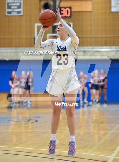 Thumbnail 2 in Eastside Catholic vs West Seattle (3A Girls District 2) photogallery.