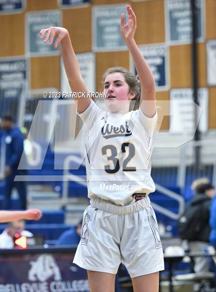 Thumbnail 3 in Eastside Catholic vs West Seattle (3A Girls District 2) photogallery.