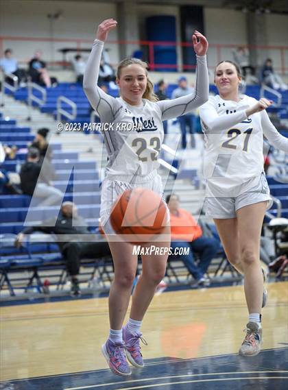 Thumbnail 3 in Eastside Catholic vs West Seattle (3A Girls District 2) photogallery.