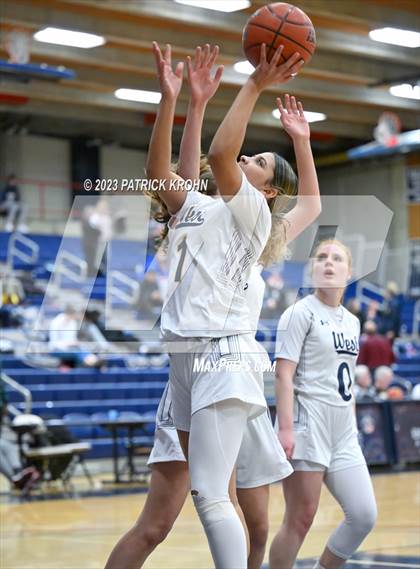 Thumbnail 3 in Eastside Catholic vs West Seattle (3A Girls District 2) photogallery.