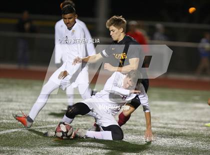 Thumbnail 3 in Point Loma vs. Torrey Pines (CIF SDS Open Division Final) photogallery.