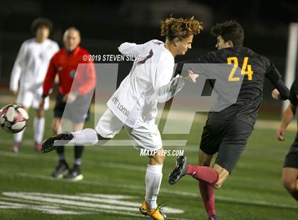 Thumbnail 3 in Point Loma vs. Torrey Pines (CIF SDS Open Division Final) photogallery.