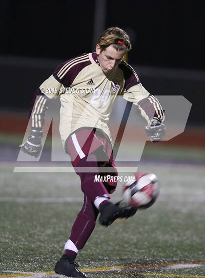 Thumbnail 3 in Point Loma vs. Torrey Pines (CIF SDS Open Division Final) photogallery.