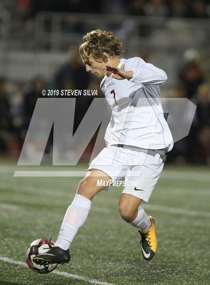 Thumbnail 1 in Point Loma vs. Torrey Pines (CIF SDS Open Division Final) photogallery.