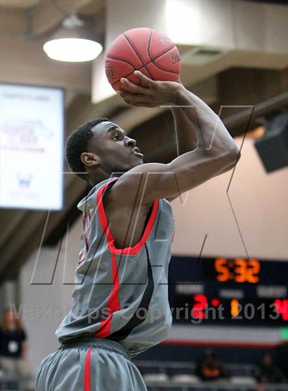 Thumbnail 3 in Salesian vs. St. Mary's photogallery.