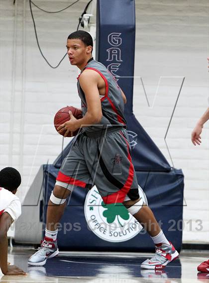 Thumbnail 3 in Salesian vs. St. Mary's photogallery.
