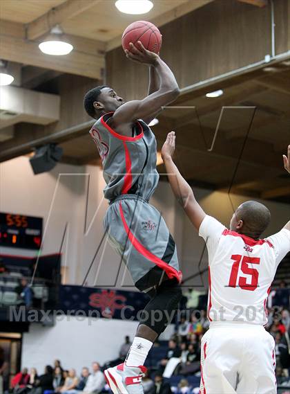 Thumbnail 3 in Salesian vs. St. Mary's photogallery.