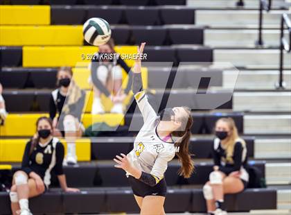 Thumbnail 1 in Garner Magnet @ Apex photogallery.