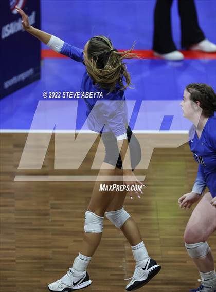 Thumbnail 2 in Valor Christian vs. Grandview (CHSAA 5A Round 3) photogallery.