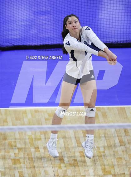 Thumbnail 2 in Valor Christian vs. Grandview (CHSAA 5A Round 3) photogallery.