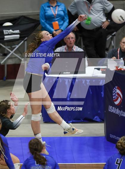 Thumbnail 2 in Valor Christian vs. Grandview (CHSAA 5A Round 3) photogallery.