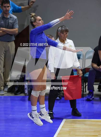 Thumbnail 2 in Valor Christian vs. Grandview (CHSAA 5A Round 3) photogallery.