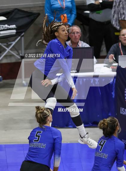 Thumbnail 1 in Valor Christian vs. Grandview (CHSAA 5A Round 3) photogallery.