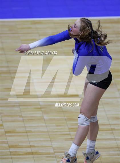 Thumbnail 2 in Valor Christian vs. Grandview (CHSAA 5A Round 3) photogallery.