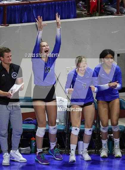 Thumbnail 3 in Valor Christian vs. Grandview (CHSAA 5A Round 3) photogallery.