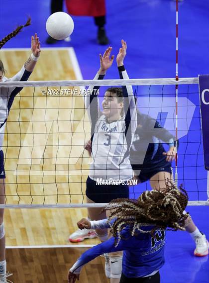 Thumbnail 1 in Valor Christian vs. Grandview (CHSAA 5A Round 3) photogallery.