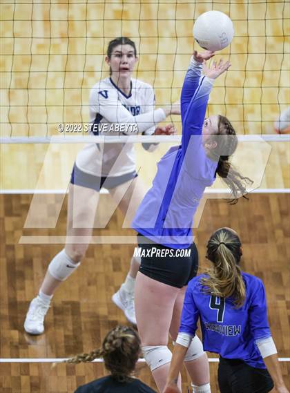 Thumbnail 3 in Valor Christian vs. Grandview (CHSAA 5A Round 3) photogallery.