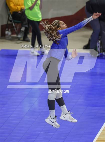 Thumbnail 3 in Valor Christian vs. Grandview (CHSAA 5A Round 3) photogallery.