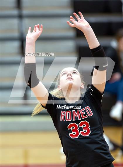 Thumbnail 3 in Flushing vs. Romeo (MHSAA Division 1 Regional Semifinal) photogallery.