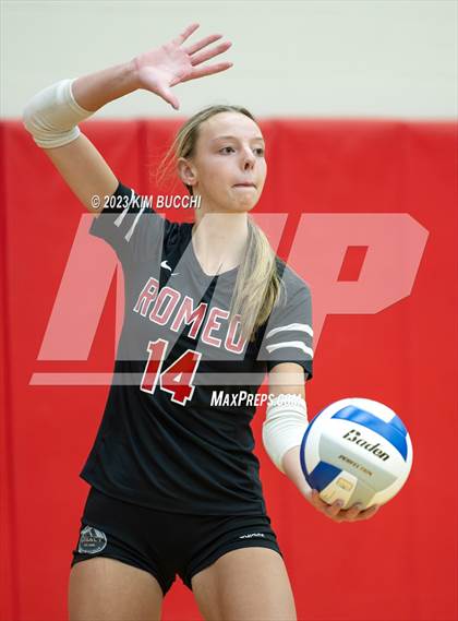 Thumbnail 2 in Flushing vs. Romeo (MHSAA Division 1 Regional Semifinal) photogallery.