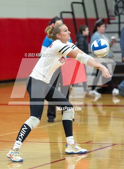Thumbnail 3 in Flushing vs. Romeo (MHSAA Division 1 Regional Semifinal) photogallery.