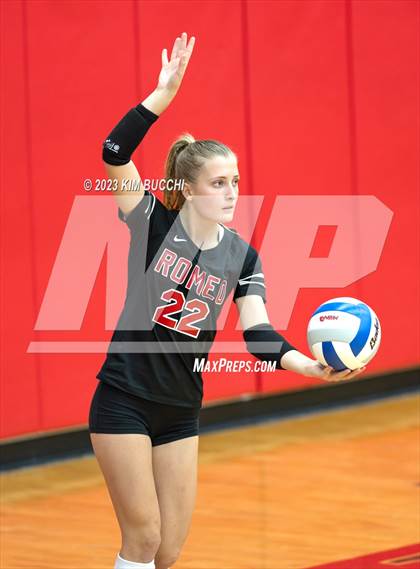 Thumbnail 1 in Flushing vs. Romeo (MHSAA Division 1 Regional Semifinal) photogallery.