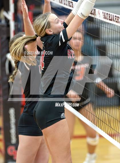 Thumbnail 3 in Flushing vs. Romeo (MHSAA Division 1 Regional Semifinal) photogallery.