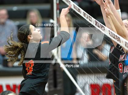 Thumbnail 1 in Flushing vs. Romeo (MHSAA Division 1 Regional Semifinal) photogallery.