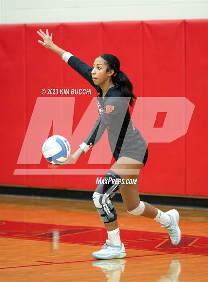 Thumbnail 2 in Flushing vs. Romeo (MHSAA Division 1 Regional Semifinal) photogallery.