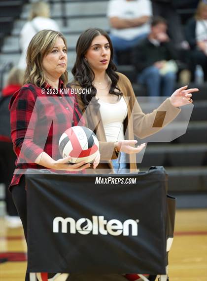 Thumbnail 1 in Flushing vs. Romeo (MHSAA Division 1 Regional Semifinal) photogallery.