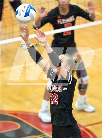 Thumbnail 1 in Flushing vs. Romeo (MHSAA Division 1 Regional Semifinal) photogallery.