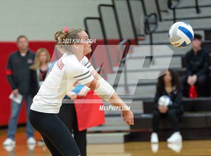 Thumbnail 3 in Flushing vs. Romeo (MHSAA Division 1 Regional Semifinal) photogallery.