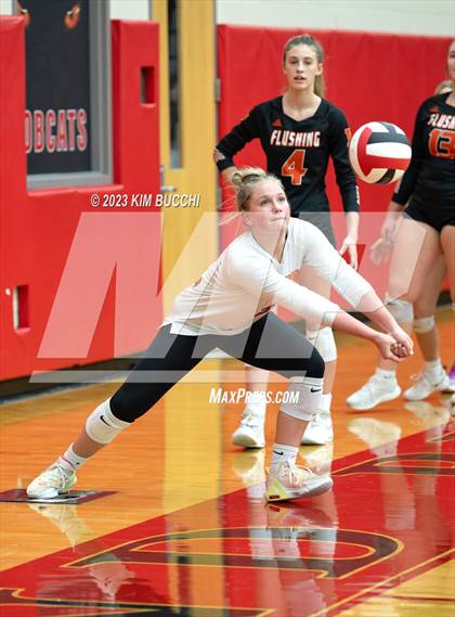 Thumbnail 3 in Flushing vs. Romeo (MHSAA Division 1 Regional Semifinal) photogallery.